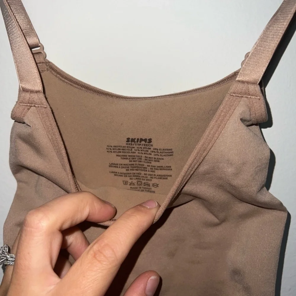 SKIMS SEAMLESS SCUPLT BUTT LIFTING OPEN BUST BODYSUIT SIENNA XXS